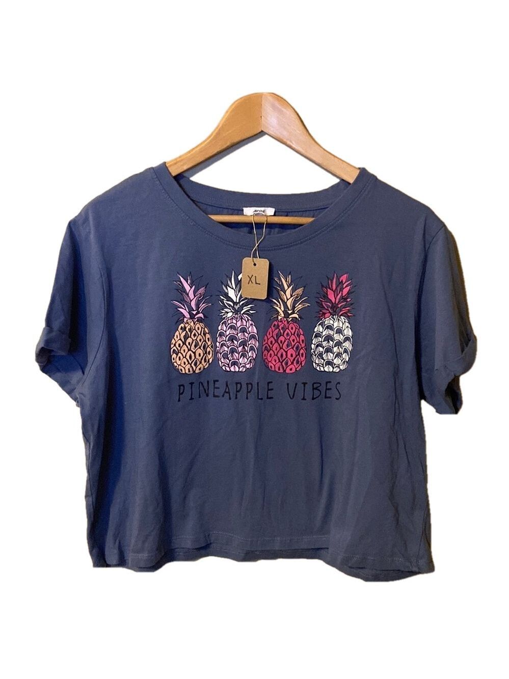 For rebundle 🎈$5 add on. Pineapple Vibes Crop 🍍Top. XL